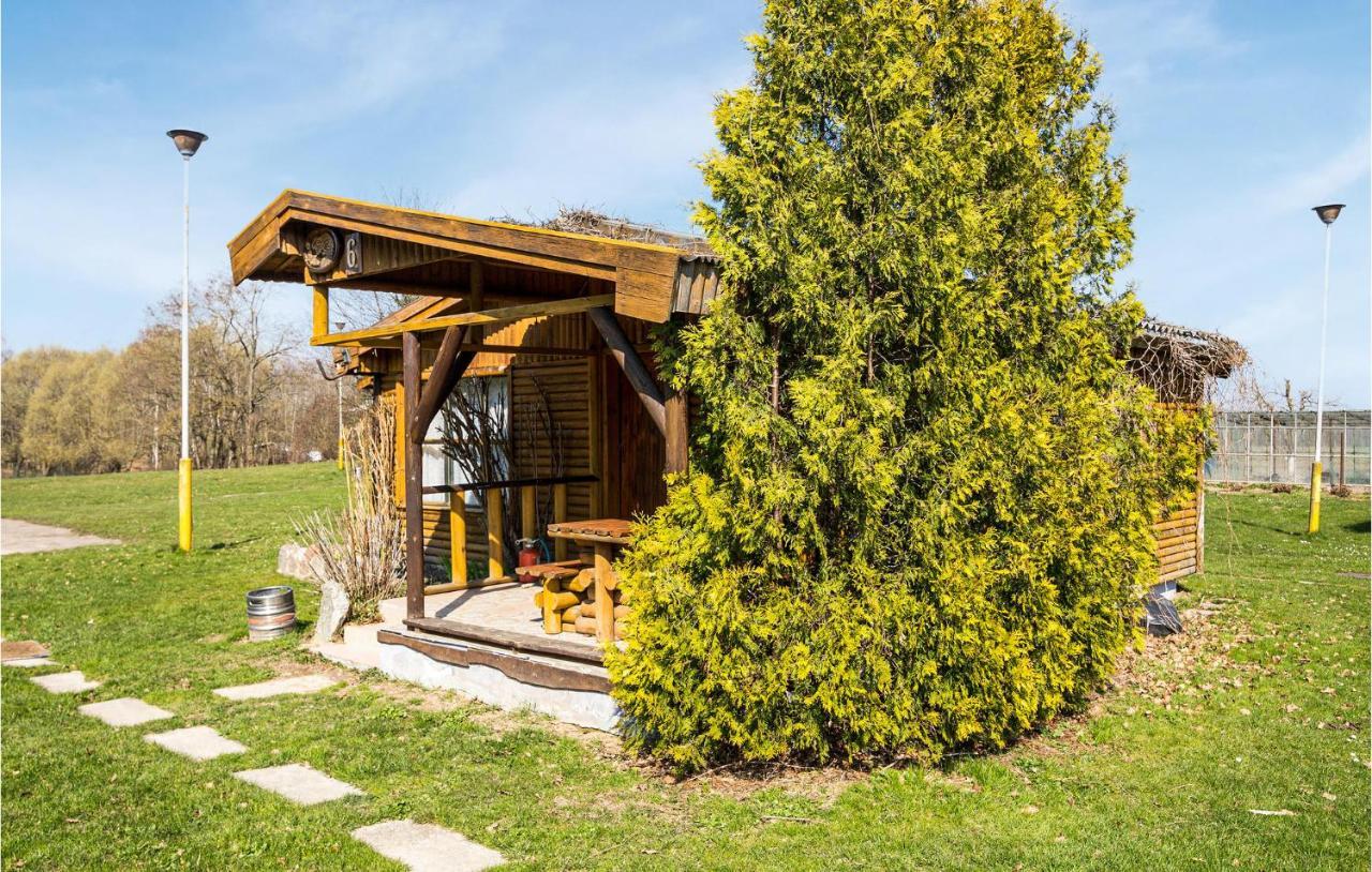 Amazing Home In Wilczeta With Kitchenette Exterior photo